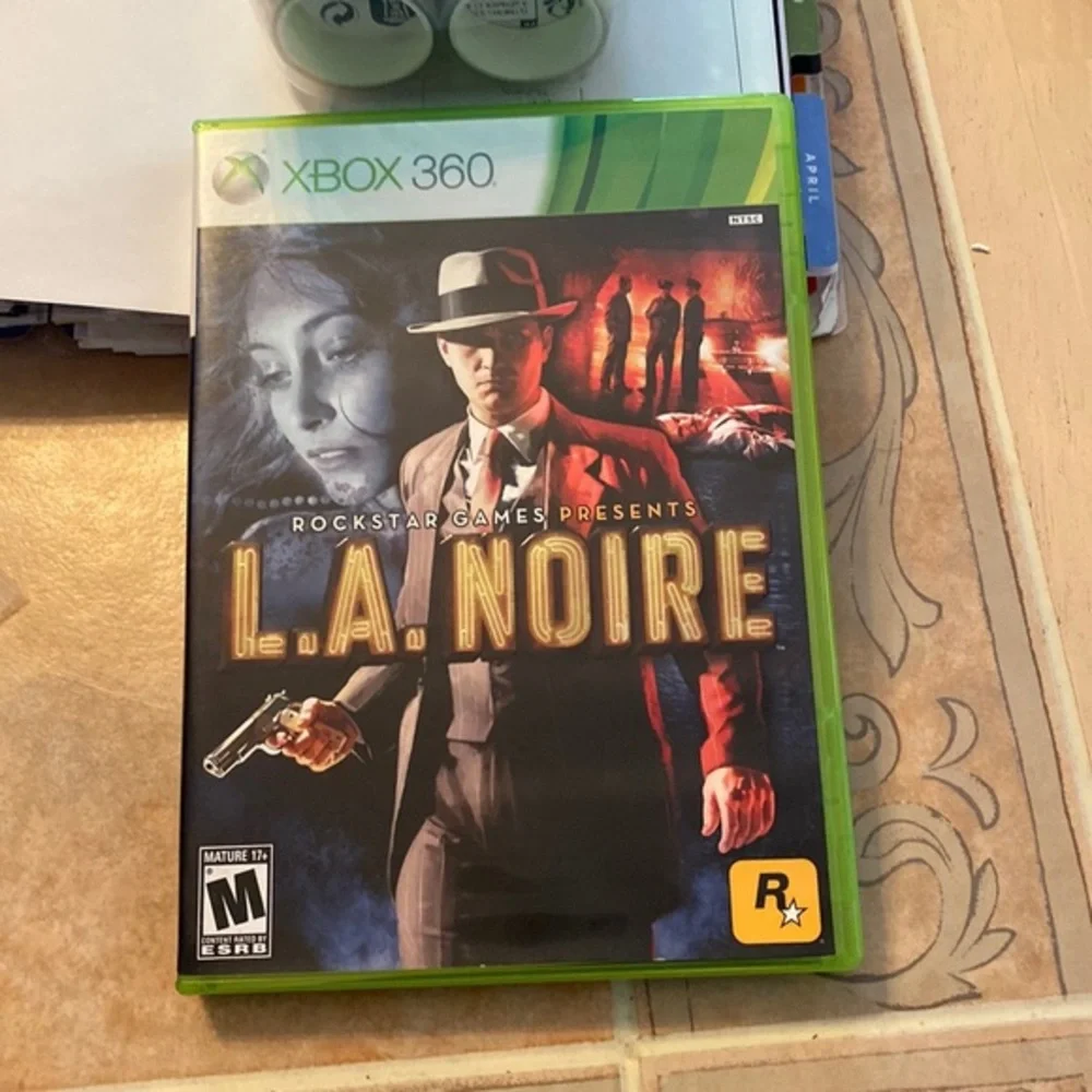 XBOX 360 L.A. NOIRE game - 3 discs included